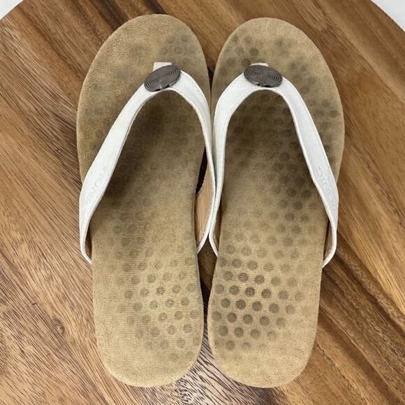 Vionic Tide Toe Post Sandal Comfort Slip On Medallion Leather White Women's Sz 6 - Picture 5 of 6